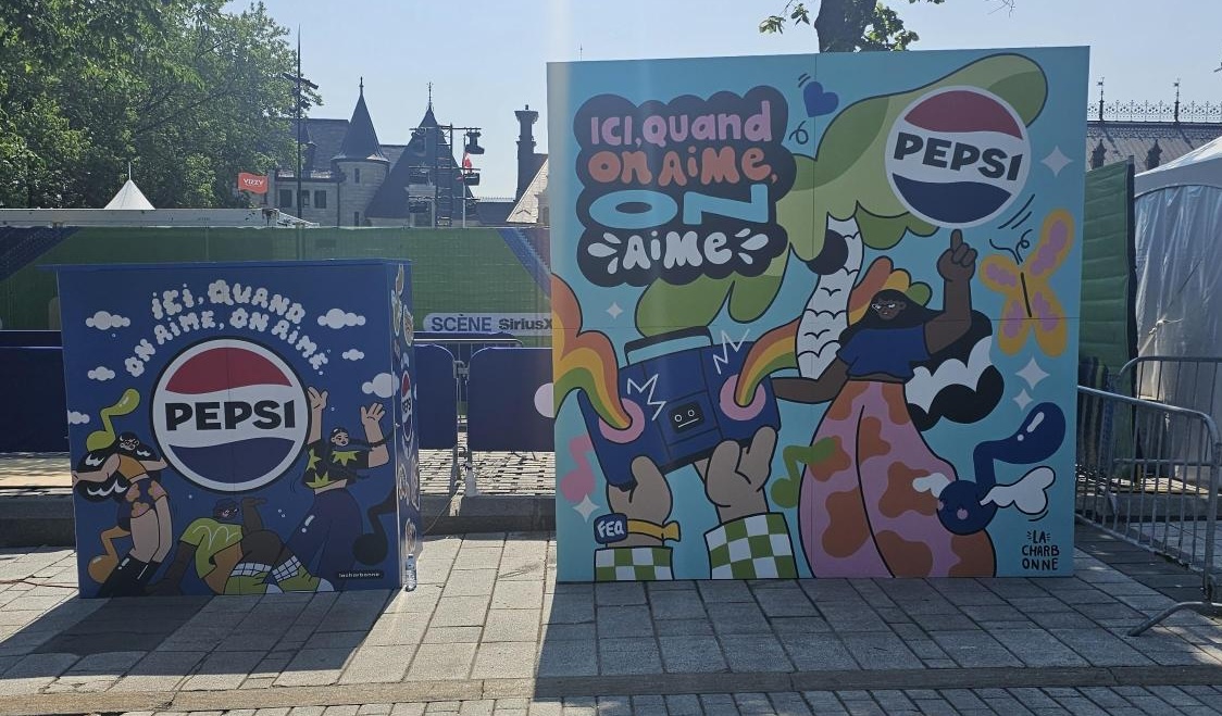 Blow a Kiss vending machine